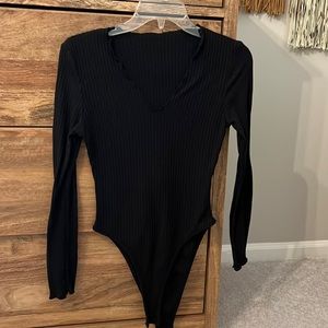 Ribbed black body suite